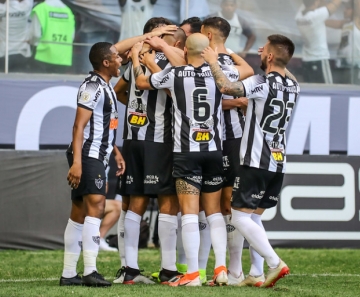 Atlético-MG vence o Santos e se afasta do Z4
