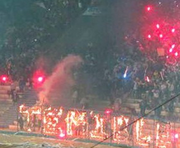La Temible, torcida do San José, no jogo contra o Corinthians, nesta quarta-feira