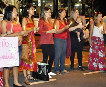 Mulheres realizam manifestação em Cuiabá