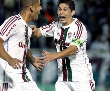 Samuel (E) e Conca comemoram gol do Fluminense 