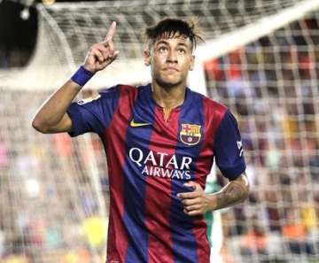 Neymar comemora gol do Barcelona: atacante pode ser o falso 9 de Dunga 