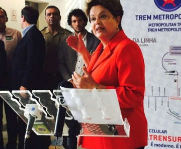 Em entrevista em estação de trem de Novo Hamburgo (RS), Dilma comentou os dados de criação de empregos no país 