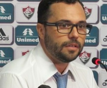 Mário Bittencourt deu entrevista no Maracanã para informar a situação do clube