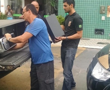 Polícia apreendeu computador durante ação em São Fidélis