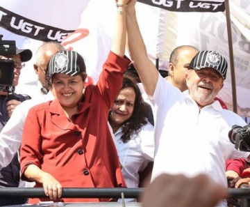 A presidente Dilma Rousseff e o ex-presidente Lula durante atividade de campanha em São Bernardo