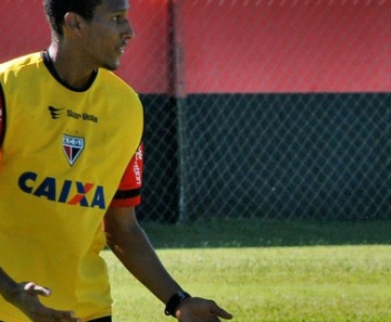 Artur é mantido no time titular após boa atuação contra o Vasco 
