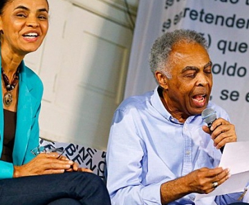 A candidata à Presidência, Marina Silva ao lado do cantor e ex-ministro Gilberto Gil durante evento no Rio de Janeiro