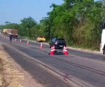 Motociclista morreu na manhã desta segunda na BR-163, em Rondonópolis (MT). 