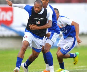 Tiago Costa prega espírito de final antes do jogo contra o Ceará 