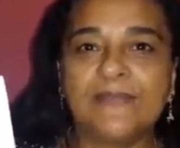 A irmã de Lula Lindinalva Silva em vídeo no qual pede votos para o candidato do PSDB à Presidência, Aécio Neves 