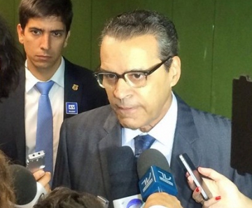 O presidente da Câmara, Henrique Eduardo Alves (PMDB-RN), concede entrevista