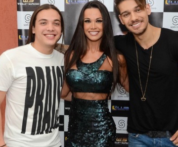 Fernanda D’Ávila com os cantores Wesley Safadão e Lucas Lucco 