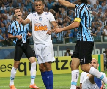 Rhodolfo e Barcos lamentam chance desperdiçada contra Cruzeiro 