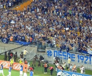  Jogadores do Cruzeiro comemoram mais um título do Brasileirão com a torcida no Mineirão