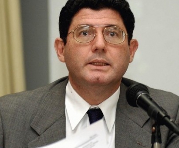 Joaquim Levy dá entrevista no ministério da Fazenda em 2004, quando era secretário do Tesouro. 