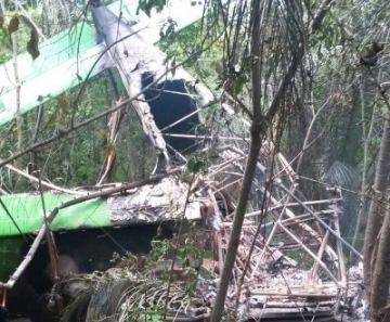 Avião explodiu ao cair em fazenda, na cidade de Nazário 