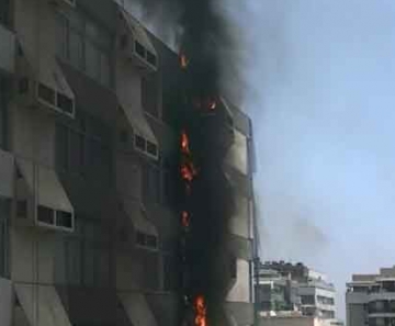 Leitor registrou as chamas no prédio em frente 