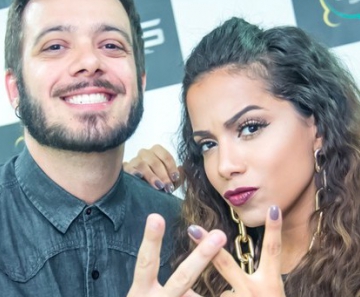 Ex-BBB Max Porto e Anitta em bastidores de show em Curitiba 