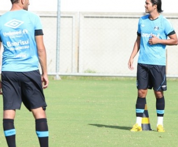 Barcos e Moreno no treino do Grêmio 