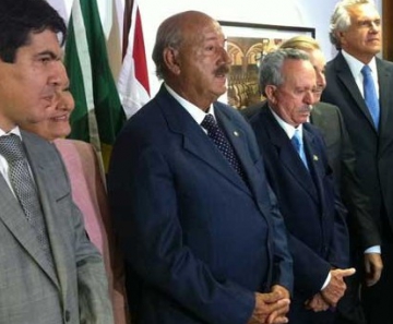 Senador Luiz Henrique reunidos com parlamentares que apoiam a candidatura dele à Presidência do Senado 