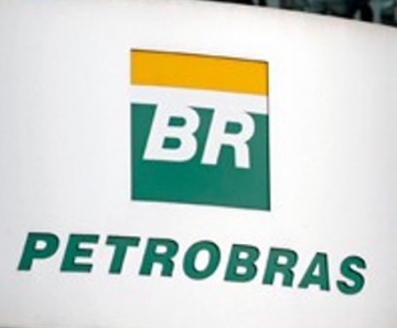 Logotipo da Petrobras na frente de prédio da empresa em São Paulo. 