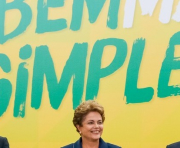 Presidente Dilma Rousseff participa ao lado dos ministros Aloizio Mercadante e Afif Domingos de lançamento do programa Bem Mais Simples 