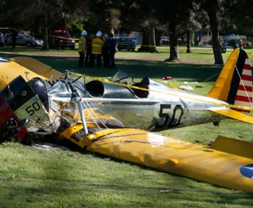 Avião caiu em campo de golfe nos EUA com ator Harrison Ford 