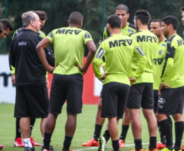 No domingo, Técnico Levir Culpi deve repetir o time que goleou o Fluminense