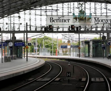 Com a greve, plataformas e trilhos ficaram vazios na estação de Berlim 