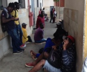Haitianos procuram abrigo em igreja no Centro de SP 