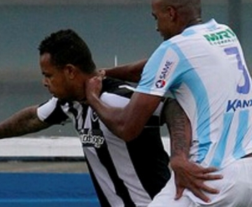 Bill contra o Macaé, no último sábado: jogo de despedida do Botafogo