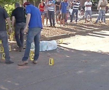 Rapaz assassinado estava sentado embaixo de uma árvore no bairro Pérola, em Sinop (MT)