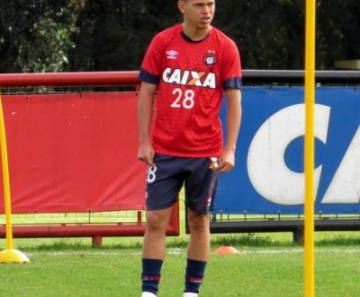 Marcos Guilherme está entre os relacionados para a partida contra o Goiás 