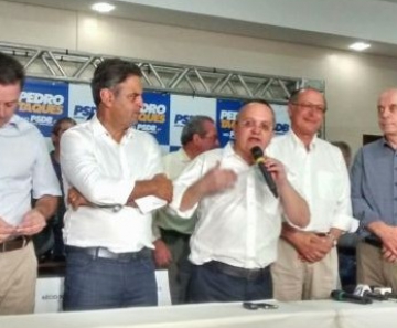 Senador Aécio Neves participa de cerimônia de filiação do governador Pedro Taques ao PSDB 