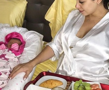 Bella Falconi, Victoria e o café da manhã na cama: mimo
