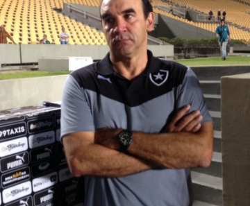 Ricardo Gomes sabe que o Alvinegro terá mudanças para enfrentar o Bragantino 
