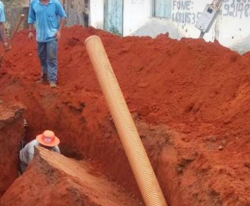 Trabalhador ficou parcialmente soterrado em obra em Novo São Joaquim