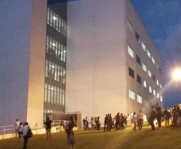 Alunos saíram de sala em faculdade do Acre após tremores nesta terça-feira (24) 