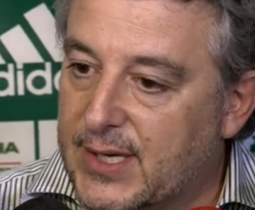 Paulo Nobre concedeu entrevista coletiva no vestiário da Vila Belmiro 