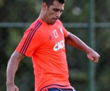 Diego Souza trabalha com a possibilidade de ficar no Sport 