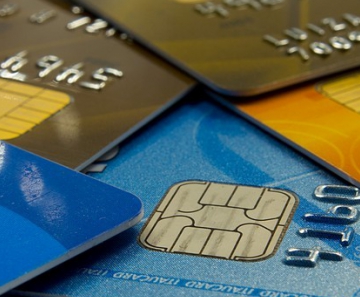 Compras com cartão de crédito e débito crescem 9% em 2015 