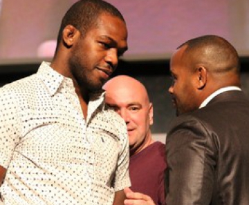 Jon Jones e Daniel Cormier disputam o cinturão da categoria no  dia 23 de abril, no UFC 197, em Las Vegas 