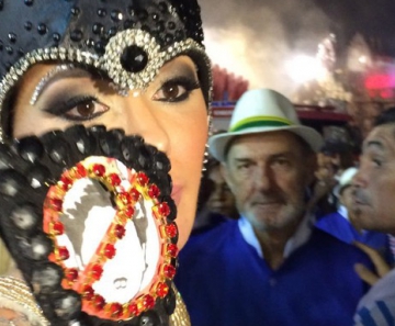 Unidos do Peruche proibiu Ju Isen de usara tapa sexo com imagem de protesto contra Dilma 