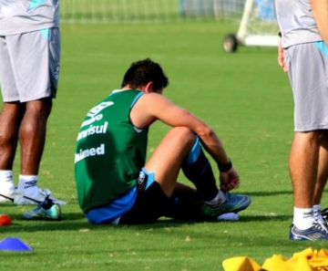 Giuliano usará palmilha especial em seu retorno ao Grêmio 