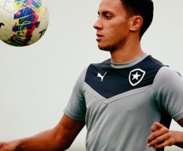 Renan Gorne treinou durante três dias com o elenco profissional do Botafogo 
