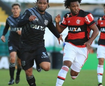 Última partida que o meia atuou foi contra o Flamengo