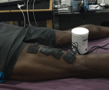 Usain Bolt posta foto dele se tratando logo após lesão na coxa esquerda 