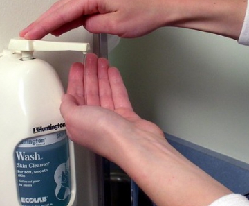 Lavar as mãos é uma medida de higiene essencial para evitar infecções 