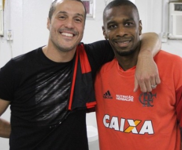 Juan recebeu recentemente o goleiro Julio César. Os dois foram campeões da Copa Mercosul