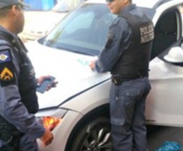 Jovem foi preso depois de bater o carro e fugir em Cuiabá 